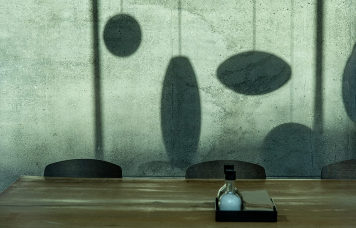Schatten von Lampen auf Betonwand Schatten von Lampen auf Betonwand | Wolfgang Merkel Fotografie